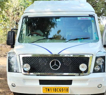 van rental travels in Valasaravakkam